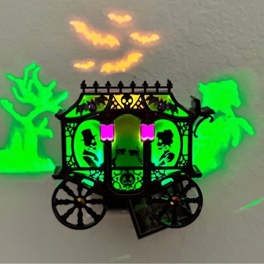 Bath & Body Works Creepy CARRIAGE Halloween 2023 Wallflower Plug - Picture 2 of 3